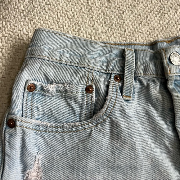 Levi’s 501 Light Wash Cut Off High Waisted Denim Shorts - Picture 3 of 7